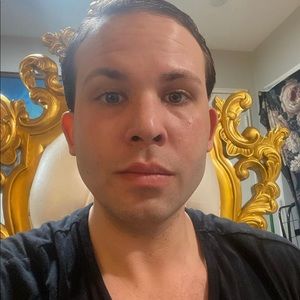 Meet your Posher, Christopher